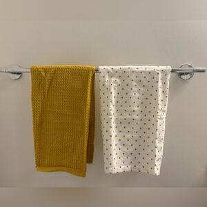 Cupcakes and Cashmere Kitchen Hand Towels Set of Two